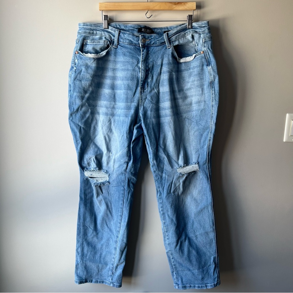 Judy Blue Star Struck Mid Rise Cuff Boyfriend Jeans blue light plus size 22 - Picture 8 of 16